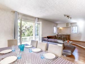 Posezení v ubytování Villa Chopin by Interhome