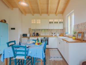 A kitchen or kitchenette at Holiday Home Casina del Sole by Interhome Még 37 kép