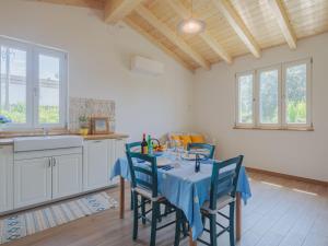 A kitchen or kitchenette at Holiday Home Casina del Sole by Interhome