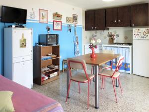 Majoituspaikan Apartment Villa Sassi by Interhome keittiö tai keittotila