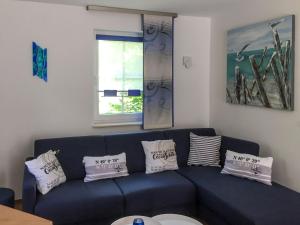 Χώρος καθιστικού στο Holiday Home Kleine Möwe by Interhome
