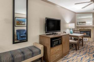 Gallery image of Elizabeth Oceanfront Suites, Ascend Hotel Collection in Newport