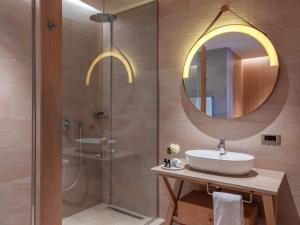 The Bodrum Hotel Yalikavak - MGallery Collection的一间浴室