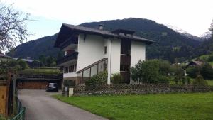 Nespecifikovaný výhled na hory nebo výhled na hory při pohledu z apartmánu