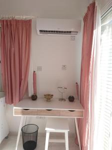 Fotografie z fotogalerie ubytování Peaceful Townhouse with private pool near the sea v destinaci Paphos City