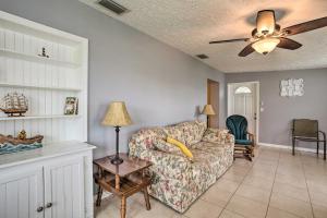 Gallery image of Quaint Okeechobee House with On-Site Lake! in Okeechobee
