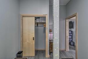 Gallery image of Modern Downtown Apt - Walk to Parks and Cafes! in Anchorage