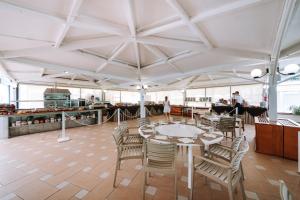 Restoran või mõni muu söögikoht majutusasutuses Nicolaus Club Bagamoyo Resort
