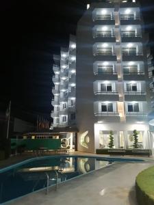 Bazén v ubytování Leo Hotel nebo v jeho okolí