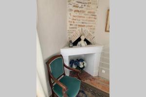 Gallery image of LA PETITE MAISON de Chenillé Changé in Chenillé-Changé +1 photo