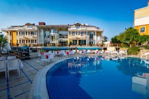 Bazén v ubytování Tu Casa Gelidonya Hotel nebo v jeho okolí