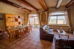 A seating area at Orchidea Xaghra