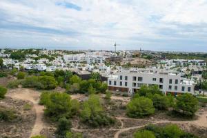 Výhľad na mesto Villamartin alebo výhľad na mesto priamo z apartmánu