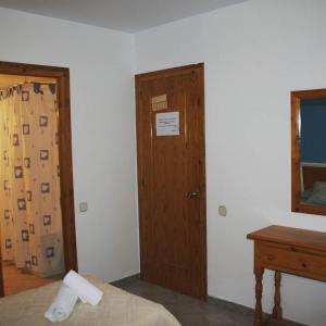 Gallery image of Fonda Naval in Escalona +39 photos