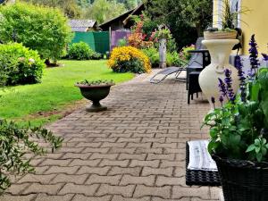 Ogród w obiekcie Villa Komposch - adults only