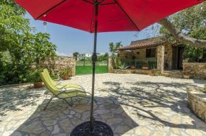 Zahrada ubytování Studio Apartment in Ražanj with Terrace, WiFi (4597-1)