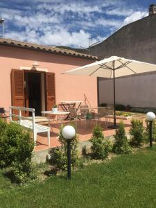A garden outside La Dimora