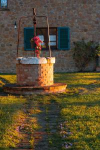 Agriturismo Il Serraglio外面的花园