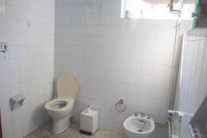 Un baño de Albergue Santa Olaia