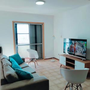 Μια τηλεόραση ή/και κέντρο ψυχαγωγίας στο eSuites San Nicolás de Bari 218