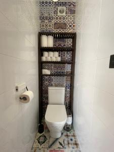 A bathroom at Casa Vacacional Alcazabilla