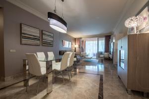 Fotografie z fotogalerie ubytování Luxury Nueva Anadalucia Suits v destinaci Marbella