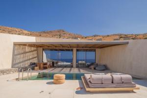 Bazén v ubytování Altera cave villas nebo v jeho okolí