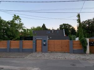 Bükkös Apartman 2000 Szentendre, 42 Kovács László utca kép - 2