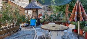 A garden outside Casa Tonya