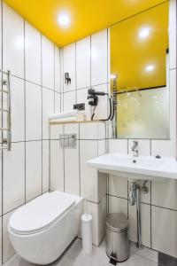 A bathroom at Dovzhenko