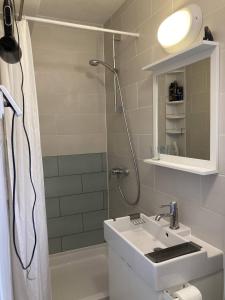 Kúpeľňa v ubytovaní Lopud Sunset Apartment + 28 fotografií