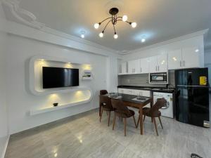 Η κουζίνα ή μικρή κουζίνα στο Spirit Luxor Luxury