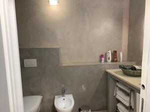 A bathroom at Dimora Le Zagare