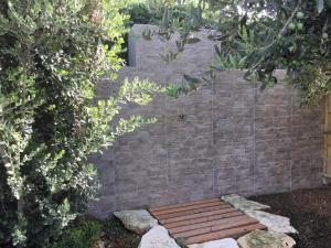 A garden outside Birgi holiday home