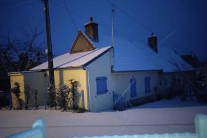 Maisonnette de charme en Bourgogne v zime