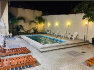 Πισίνα στο ή κοντά στο Nuevo Hotel Roble