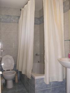 Ванная комната в Kastro Beach Hotel