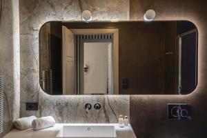 Koupelna v ubytování Corte Rubbi 8 Luxury Two-bedroom Apartment -Dimora Italia -