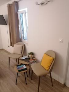 Posedenie v ubytovaní Room ALFA