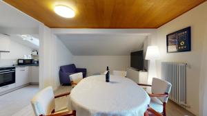 Köök või kööginurk majutusasutuses Modern and charming apartment on the shores of Lake Lucerne