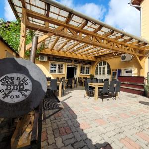 Billede fra billedgalleriet på KOMPLEX -Rendezvénytermek-Panzió-Apartman-Irodák- i Mátészalka + 30 billeder