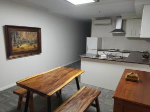 A kitchen or kitchenette at Regency Apartments Adelaide
