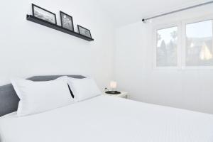 ヘルツェグ・ノヴィにあるApartments Stanisicのギャラリーの写真