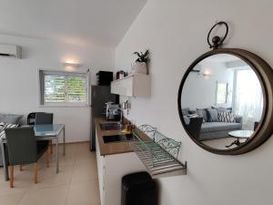 Gallery image of 2BDR Holiday Home by Mezizim Beach and TLV Port! in Tel Aviv