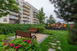 Vonkajšia záhrada v ubytovaní Atrium Ursus Warsaw Apartments by Noclegi Renters