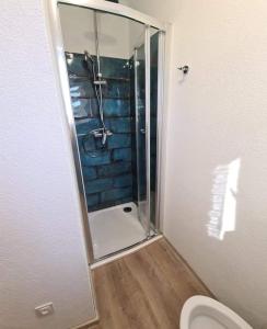 Et badeværelse på Morski 2 + 11 billeder