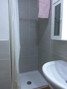 A bathroom at alloggio verona est S. Pietro