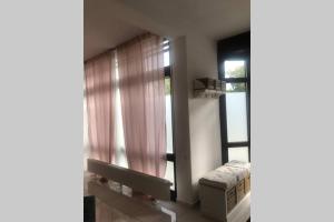 Postel nebo postele na pokoji v ubytování Stadtsuite mit Sauna in Wiener Neustadt 135 m2