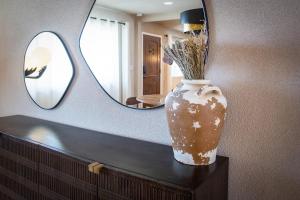 Φωτογραφία από το άλμπουμ του @ Marbella Lane - The Moon Designer Home right behind the JTNP σε Joshua Tree