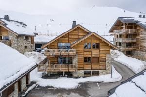 CAPRICORNE - Chalet sur les pistes avec sauna et home cinema v zimě